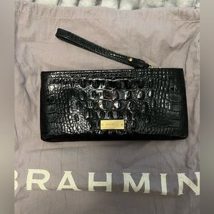 Brahmin wristlet- black